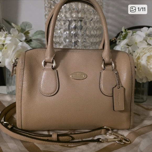 Coach Handbags - Coach Tan Leather Shoulder Bag with Signature Pouch See Pic 2 For Pouch